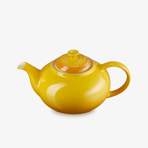 Le Creuset Classic Teapot - Nectar