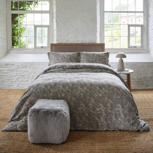 Mila Jacquard Duvet Cover Set